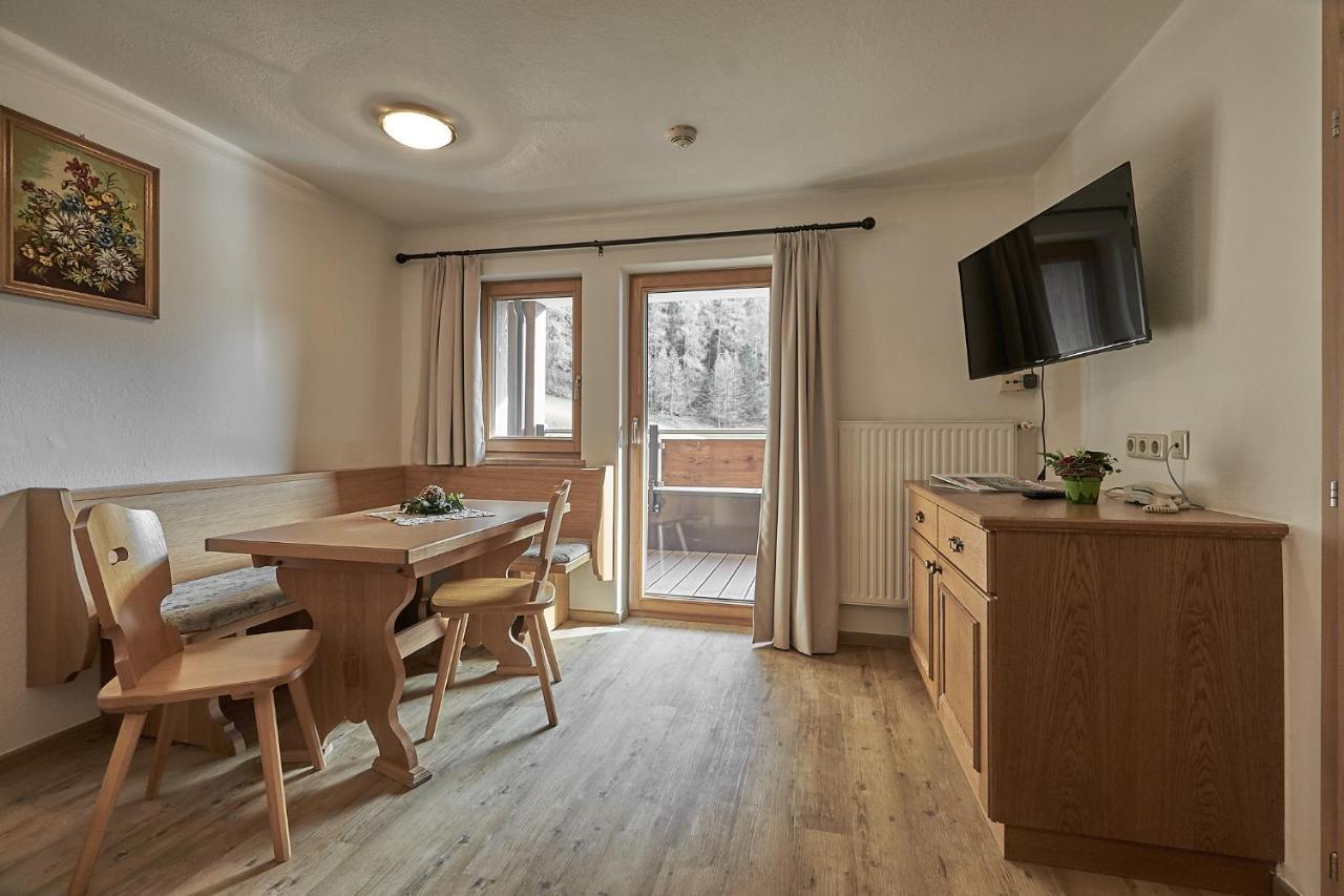 Hotel Garni Schönblick Sölden Exteriör bild